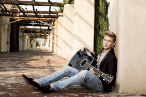 Cody-Simpson-Main-Pub-2-Photo-Credit-Glenn-Nutley-300x201